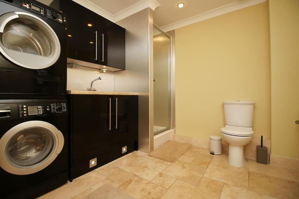 Bayview House By Mgroupsa - Free Parking, On The Sea Front, Close To Marina Holiday home