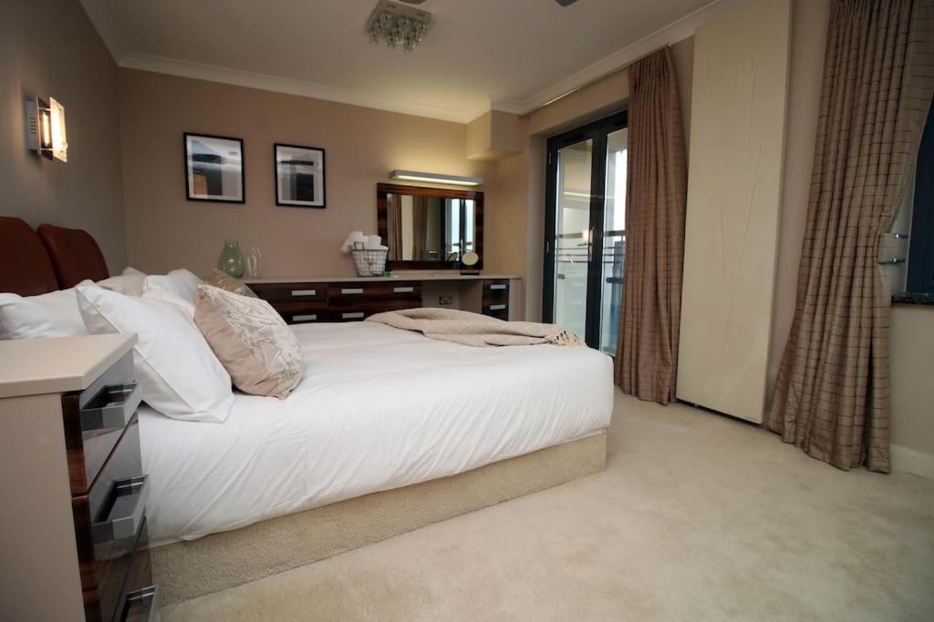 Holiday home Bayview House By Mgroupsa - Free Parking, On The Sea Front, Close To Marina
