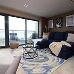 Bayview House By Mgroupsa - Free Parking, On The Sea Front, Close To Marina