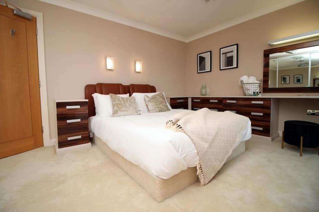 Holiday home Bayview House By Mgroupsa - Free Parking, On The Sea Front, Close To Marina