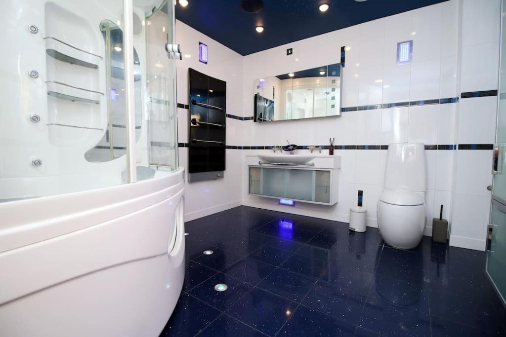 Holiday home Bayview House By Mgroupsa - Free Parking, On The Sea Front, Close To Marina *