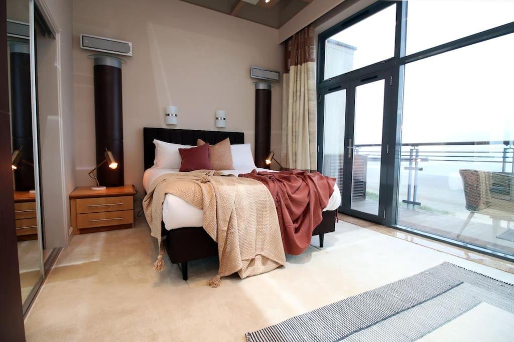 Bayview House By Mgroupsa - Free Parking, On The Sea Front, Close To Marina Holiday home *