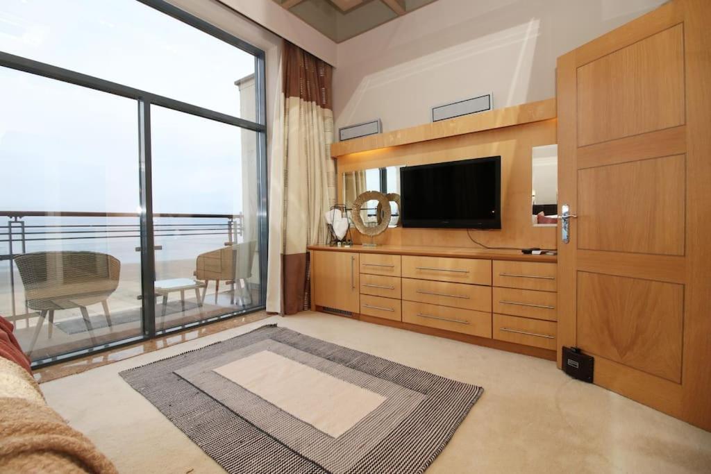 Bayview House By Mgroupsa - Free Parking, On The Sea Front, Close To Marina