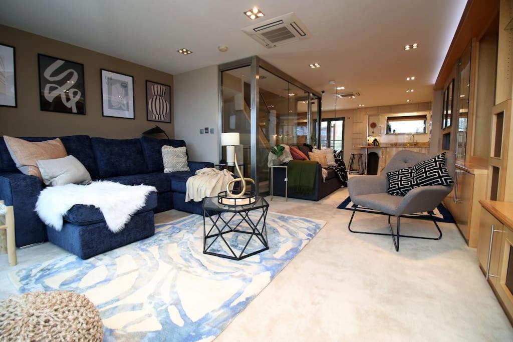 Bayview House By Mgroupsa - Free Parking, On The Sea Front, Close To Marina *
