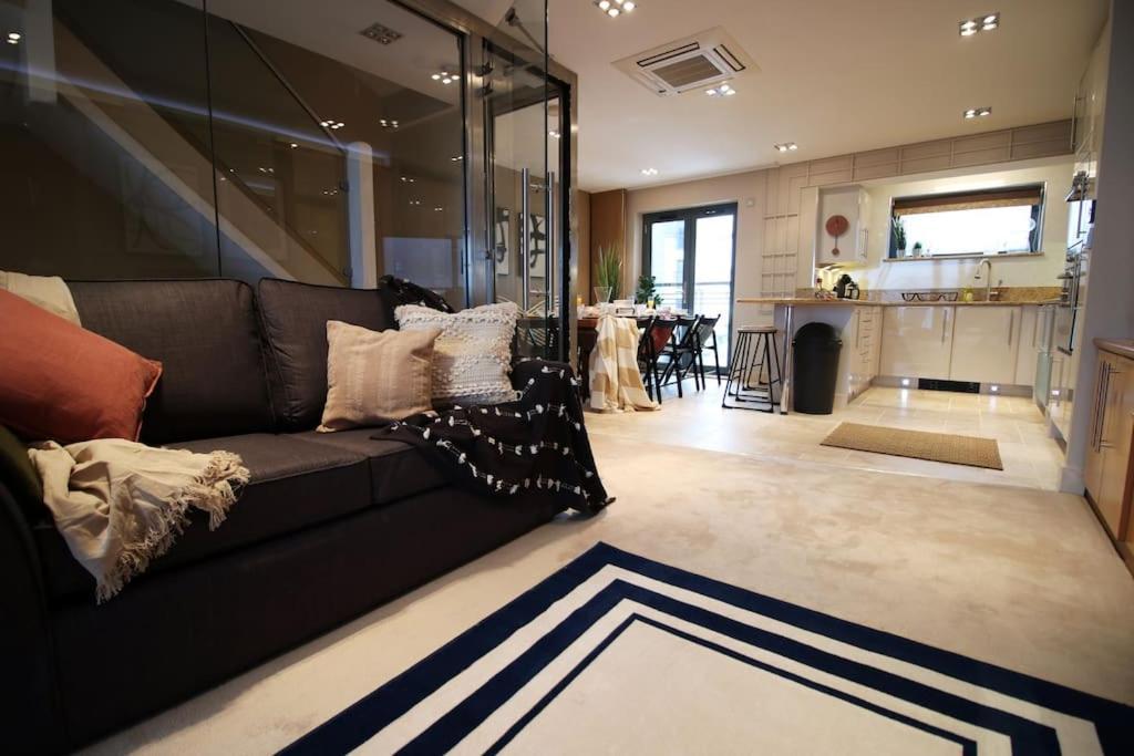 Holiday home Bayview House By Mgroupsa - Free Parking, On The Sea Front, Close To Marina